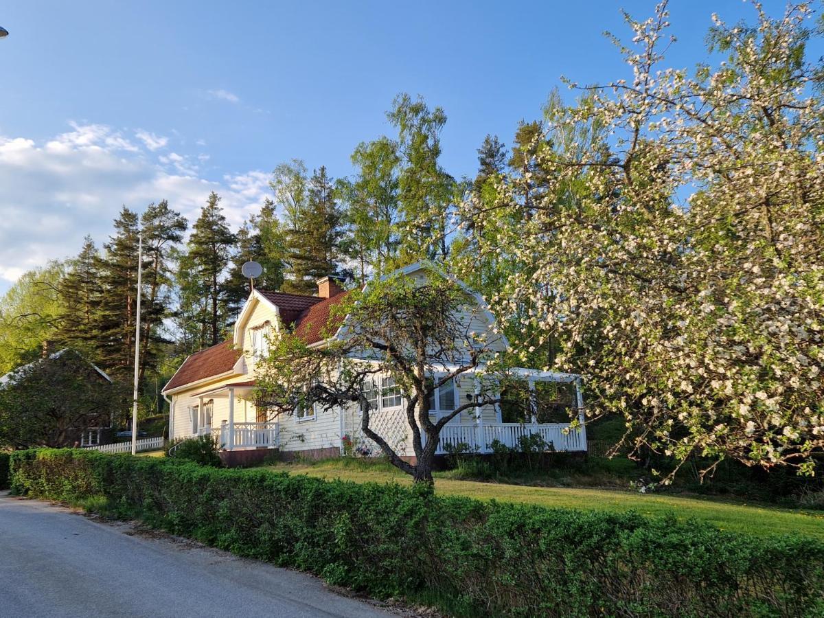 Ferienhaus In Loenneberga Exterior photo
